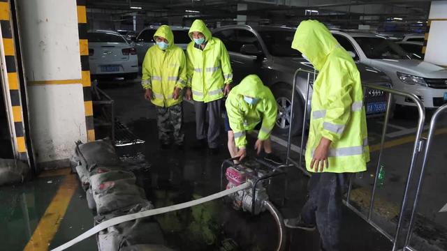 防汛常規(guī)物資|消防滅火裝備|消防救援裝備|水域救援救生|應(yīng)急照明設(shè)備|防汛與應(yīng)急包|水泵發(fā)電機類|救生救援儀器