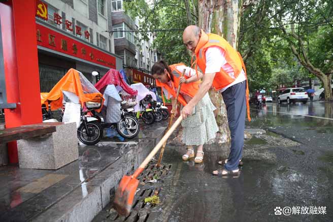 防汛常規(guī)物資|消防滅火裝備|消防救援裝備|水域救援救生|應(yīng)急照明設(shè)備|防汛與應(yīng)急包|水泵發(fā)電機類|救生救援儀器